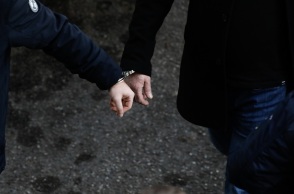 Δίκη για τη δολοφονία του Άλκη Καμπανού στη Θεσσαλονίκη - Δεν αποδέχονται τις κατηγορίες οι 12: Τι είπαν στο δικαστήριο - Ένταση μεταξύ οπαδών.