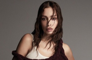 Η Ελένη Φουρέιρα φωτογραφίζεται σε προχωρημένη εγκυμοσύνη και μιλά για τις δυσκολίες που αντιμετώπισε στην προσπάθειά της να γίνει μητέρα.