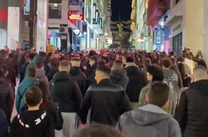 Στιγμιότυπο από την πορεία στην Ερμού υπέρ της απελευθέρωσης του Άντριου Τέιτ