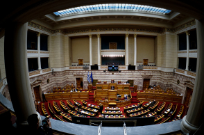 Δεύτερη ημέρα της συζήτησης στην Ολομέλεια της Βουλής επί της πρότασης δυσπιστίας κατά της κυβέρνησης Μητσοτάκη, που κατέθεσε ο ΣΥΡΙΖΑ 