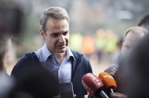 Ως «πολύ ευπρόσδεκτα νέα» χαρακτηρίζει ο πρωθυπουργός Κυριάκος Μητσοτάκης την αναβάθμιση της πιστοληπτικής ικανότητας της Ελλάδας από τον οίκο Fitch.