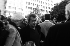 Πέτρος Τατσόπουλος: Ανακοίνωση στήριξης από την Εταιρία Συγγραφέων: «Στο πλευρό όλων όσων πλήττεται η ελευθερία του λόγου και της έκφρασης».