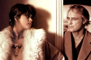 «Το Τελευταίο Τανγκό στο Παρίσι»: Αναδρομή στην πολυσυζητημένη ταινία του Μπερνάρντο Μπερτολούτσι, με αφορμή τη συμπλήρωση 50 ετών από την κυκλοφορία της.