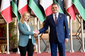 Η Πρωθυπουργός της Ιταλίας Τζόρτζια Μελόνι και ο Πρωθυπουργός της Λιβύης Αμπντούλ Χαμίντ Ντμπέιμπα