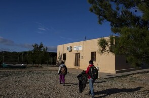 Μαθητές στο σχολείο της Γαύδου