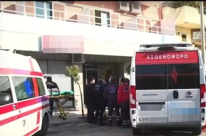 Απομάκρυνση ηλικιωμένων από το γηροκομείο στον Κορυδαλλό