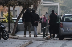 Βιασμός 12χρονης στον Κολωνό: Δύο ακόμη κατηγορούμενοι οδηγούνται στη φυλακή