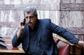 ΠΑΣΟΚ-ΚΙΝΑΛ: Ζητά να αποπεμφθεί από τον ΣΥΡΙΖΑ ο Παύλος Πολάκης μετά τις στοχοποιήσεις δικαστών - δημοσιογράφων σε ανάρτησή του.