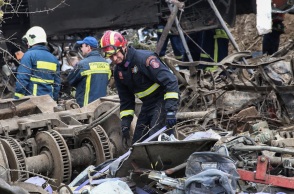 Σύγκρουση τρένων στα Τέμπη: Δημοτικός σύμβουλος Θεσσαλονίκης περιγράφει τις δραματικές στιγμές που βίωσε - Δηλώσεις συγγενών και τοπικών φορέων.
