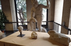 Τελετή δωρεάς θραυσμάτων του Παρθενώνα από το Βατικανό - Λίνα Μενδώνη: «Είναι ιστορική στιγμή για την Ελλάδα, το Βατικανό και τη διεθνή αρχαιολογική κοινότητα».