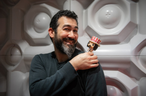 Επίσκεψη στο Studio Aspiotis: Ο ιδιοκτήτης του στούντιο, συνθέτης και μουσικός παραγωγός, Γιώργος Ασπιώτης, μιλά για τη διαδικασία ηχογράφησης, την παραγωγή και την ολοκλήρωση ενός άλμπουμ.