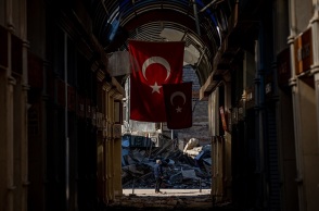 Σεισμός στην Τουρκία: Η Ευρωπαϊκή Τράπεζα Ανασυγκρότησης και Ανάπτυξης θα επενδύσει έως και 1,5 δισεκ. ευρώ στις πληγείσες περιοχές της χώρας.