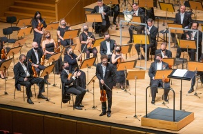 Ο εξάρχων της Κρατικής Ορχήστρας Θεσσαλονίκης, βιολονίστας, Αντώνης Σουσάμογλου μιλάει για το επερχόμενο ρεσιτάλ μαζί με τον Σταμάτη Βλαχοδημήτρη στις 23 Μαρτίου στο Μέγαρο Μουσικής Αθηνών.