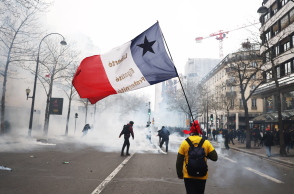 Επεισόδια στη Γαλλία για την αύξηση της ηλικίας συνταξιοδότησης