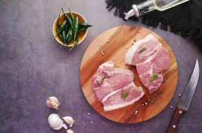 Ιταλία: Την απαγόρευση του εργαστηριακού κρέατος και άλλων συνθετικών τροφίμων προωθεί η κυβέρνηση της Τζόρτζια Μελόνι - Τα επιχειρήματα υπέρ και ενάντια.