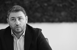 Ο Γιάννης Μεϊμάρογλου σχολιάζει την επίθεση του Θανάση Καρτερού εναντίον του Νίκου Ανδρουλάκη.