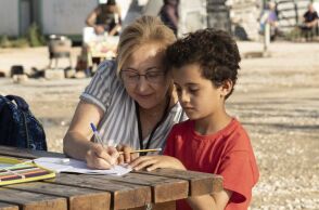 H Εθελόντρια 