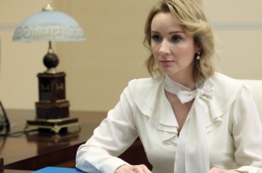 Ουκρανία: Το Κίεβο κατηγορεί την επίτροπο της Ρωσίας για τα δικαιώματα των παιδιών για την απαγωγή ενός 17χρονου από τη Μαριούπολη.