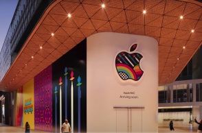 Ινδία: Η Apple λέει «Hello Mumbai», καθώς ετοιμάζεται να ανοίξει το πρώτο της φυσικό κατάστημα λιανικής στη χώρα - Έχει μερίδιο μόλις 3% στην αγορά smartphone.