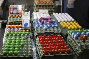 Σε ισχύ το εορταστικό ωράριο λειτουργίας των εμπορικών καταστημάτων - Ανοιχτά και την Κυριακή των Βαΐων - Οι τιμές στην αγορά.