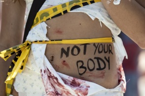 ΗΠΑ: Ομοσπονδιακός δικαστής αναστέλλει την άδεια κυκλοφορίας χαπιού για την άμβλωση - Έφεση από το υπουργείο Δικαιοσύνης - Η αντίδραση του Τζο Μπάιντεν.