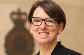 Αν Κιστ-Μπάτλερ: Η πρώτη γυναίκα επικεφαλής της βρετανικής υπηρεσίας πληροφοριών GCHQ αναλαμβάνει καθήκοντα - Ποιο το πεδίο αρμοδιοτήτων της.