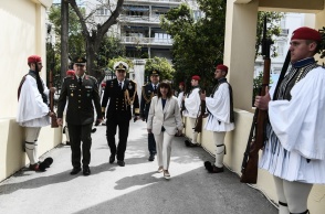 Πάσχα με τους εύζωνες της Προεδρικής Φρουράς για την Πρόεδρο της Δημοκρατίας, Κατερίνα Σακελλαροπούλου