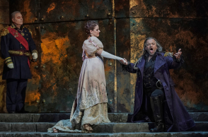 «Μήδεια» στην Εθνική Λυρική Σκηνή: Φωτογραφίες και βίντεο από την προετοιμασία της παράστασης