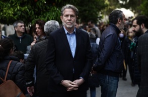 Δέσποινα Γερουλάνου: Η ανακοίνωση του αδελφού της, Παύλου Γερουλάνου, για την κηδεία που θα πραγματοποιηθεί αύριο Πέμπτη στη Ριτσώνα. 