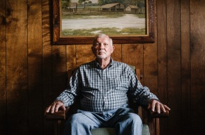 Τον μηχανισμό πίσω από το γκριζάρισμα των μαλλιών πιστεύουν ότι ανακάλυψαν επιστήμονες στη Νέα Υόρκη - Βήμα προς την ανάπτυξη θεραπειών.