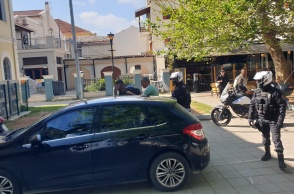 Ο δράστης οδηγείται στον ανακριτή 