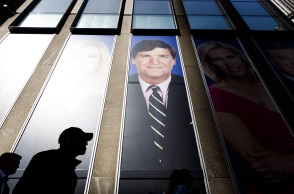 Tucker Carlson: Τέλος εποχής για τον πιο διάσημο παρουσιαστή στην αμερικανική τηλεόραση