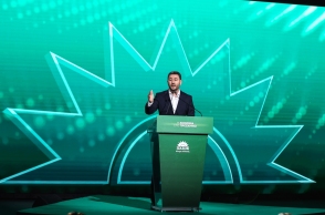 Ο Μάνος Βουλαρίνος σχολιάζει την πτώση του ΠΑΣΟΚ - Κίνημα Αλλαγής στις δημοσκοπήσεις και τη στάση του στην προεκλογική περίοδο.