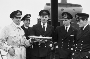 Σαν σήμερα, 30 Απριλίου 1943 - Β΄ Παγκόσμιος Πόλεμος: Επιχείρηση Κιμάς - Το Βρετανικό υποβρύχιο βγαίνει στην επιφάνεια της Μεσογείου.