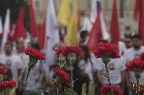 Γαρύφαλλα στην εργατική πρωτομαγιά