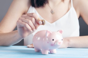 Ανέκαμψαν οι καταθέσεις τον Μάρτιο, αύξηση και στις χορηγήσεις, σύμφωνα με την Τράπεζα της Ελλάδος - Τι ισχύει στο σκέλος των δανείων.