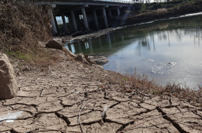 Πτώση της στάθμης στον Πηνειό στη Λάρισα