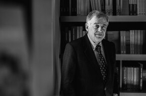 Ο Ομότιμος Καθηγητής της Φιλοσοφίας του Δικαίου και Ακαδημαϊκός, Παύλος Σούρλας