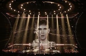 Eurovision 2023: Ο Victor Vernicos απομακρύνθηκε από τις κάμερες και τους δημοσιογράφους μετά τον αποκλεισμό του - Μαρίνα Βερνίκου: «Δεν ξέρω τι έφταιξε».