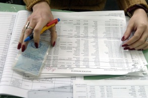 Εκλογές 2023: Το ωράριο λειτουργίας των γραφείων ταυτοτήτων και διαβατηρίων για τους ψηφοφόρους – Τι ισχύει σε περιπτώσεις αρχικής έκδοσης - αντικατάστασης.