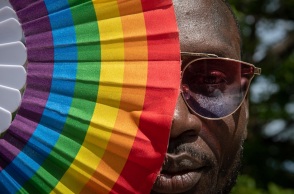 ΗΠΑ: Τα δικαιώματα των ΛΟΑΤΚΙ+ ατόμων στο επίκεντρο της πολιτισμικής αντιπαράθεσης Ρεπουμπλικάνων- Δημοκρατικών ενόψει των εκλογών του 2024.