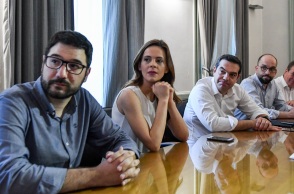 Εκλογές 2023: Η ομάδα κρούσης του ΣΥΡΙΖΑ στην προεκλογική περίοδο και το αφήγημα της «ισχυρής αντιπολίτευσης» που θέλει να επικοινωνήσει η Κουμουνδούρου.