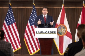 Ρον ΝτεΣάντις: Με τεχνικά προβλήματα ξεκίνησε στο Twitter η εκστρατεία του για το χρίσμα των Ρεπουμπλικανών - Οι αντιδράσεις Τραμπ και Τζο Μπάιντεν.