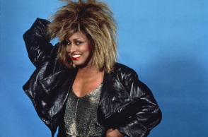 Αφιέρωμα Tina Turner 1939 - 2023: Η ζωή και η μουσική πορεία της βασίλισσας του rock 'n' roll - Οι επιτυχίες, οι κακοποιήσεις που δέχτηκε, οι άγνωστες πτυχές της καριέρας της