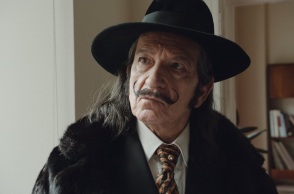 «Dalíland», με τον σερ Μπεν Κίνγκσλεϊ στον ρόλο του Σαλβαντόρ Νταλί - Οι πρώτες πληροφορίες για την ταινία που κάνει πρεμιέρα τον Ιούνιο. 