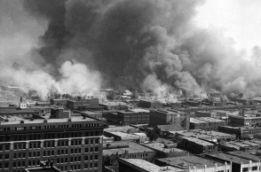 Συνέβη σαν σήμερα 31 Μαΐου 1921: H φυλετική σφαγή της Τάλσα - Τα γεγονότα που οδήγησαν στο ρατσιστικό πογκρόμ και την πυρπόληση της «Μαύρης Γουολ Στριτ».