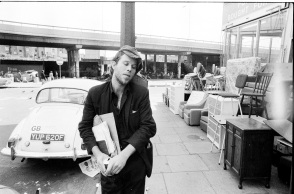 Η ιστορία πίσω από τη συνεργασία του Tom Waits με την Island Records