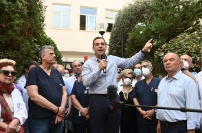 Εκλογές 2023 - Στο Λαϊκό Νοσοκομείο ο Αλέξης Τσίπρας, μίλησε σε γιατρούς και νοσηλευτικό προσωπικό: «Ζούμε μέρες κατάρρευσης του ΕΣΥ».