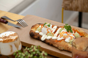 Flatbread με αυγό ποσέ