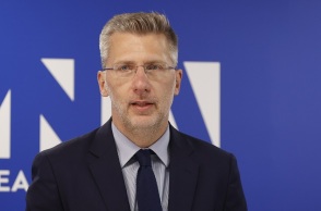 Άκης Σκέρτσος: Η απάντηση του εκπροσώπου της ΝΔ στη διακαναλική συνέντευξη του Αλέξη Τσίπρα - Ο ΣΥΡΙΖΑ στοχοποιεί τη χώρα μας για κάθε διεθνή κρίση.